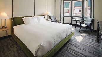 Midnight Sun, a Coast Hotel