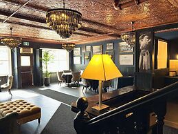 Midnight Sun, a Coast Hotel