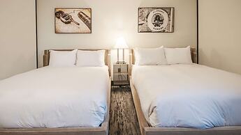 Midnight Sun, a Coast Hotel