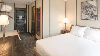 Midnight Sun, a Coast Hotel