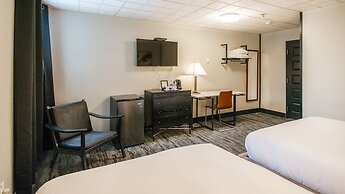 Midnight Sun, a Coast Hotel