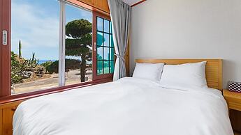 Jeju Badaaehyanggi Pension