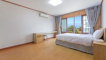 Jeju Badaaehyanggi Pension