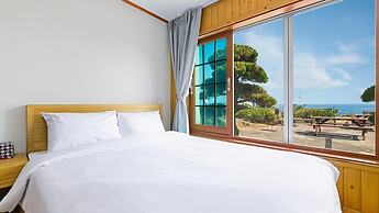 Jeju Badaaehyanggi Pension