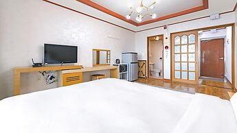 Jeju Badaaehyanggi Pension