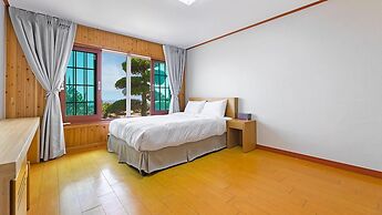 Jeju Badaaehyanggi Pension