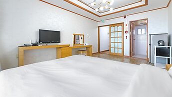 Jeju Badaaehyanggi Pension