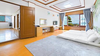 Jeju Badaaehyanggi Pension