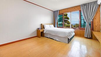 Jeju Badaaehyanggi Pension