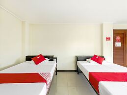 Vaccinated Staff - OYO 850 Clr Mn Inn