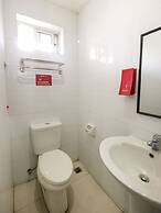 Vaccinated Staff - OYO 850 Clr Mn Inn