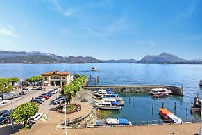 Rooftop On Stresa Lake View
