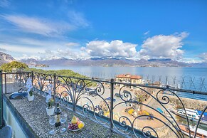 Rooftop On Stresa Lake View