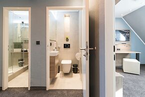 Riverview Apartments by dasPaul