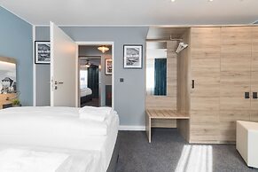 Riverview Apartments by dasPaul