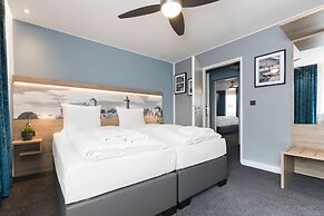 Riverview Apartments by dasPaul