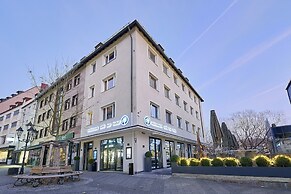 Riverview Apartments by dasPaul