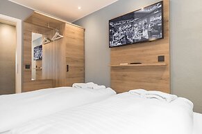 Riverview Apartments by dasPaul