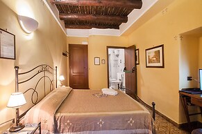 Double Triple Room in Naples City Center