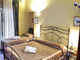 Double Triple Room in Naples City Center