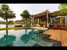Dasiri Lakefront Villa Premium