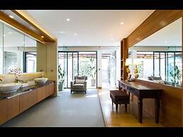 Dasiri Lakefront Villa Premium