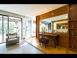 Dasiri Lakefront Villa Premium