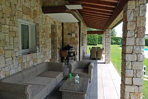 Villa With Pool - Wanderlust