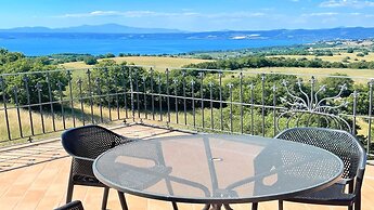 Exclusive Villa in Montefiascone -pool and Jacuzzi