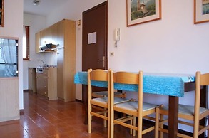 Enjoy a Lovely Flat With Pool