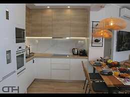 Luxury 80m2 Apartment With Balkony Downtown