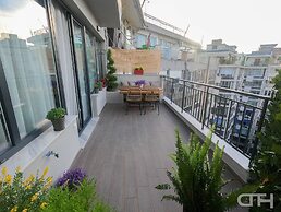 Luxury 80m2 Apartment With Balkony Downtown