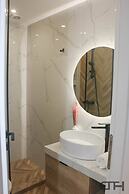 Luxury 80m2 Apartment With Balkony Downtown