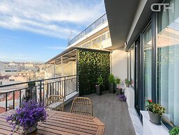 Luxury 80m2 Apartment With Balkony Downtown