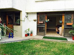 Large And Cosy Apartment With Private Garden