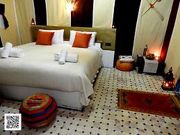 Room in Guest Room - Luxury Desert Camp in Merzouga