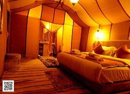 Room in Guest Room - Luxury Desert Camp in Merzouga