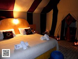 Room in Guest Room - Luxury Desert Camp in Merzouga