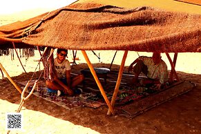Room in Guest Room - Luxury Desert Camp in Merzouga