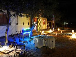 Room in Guest Room - Luxury Desert Camp in Merzouga