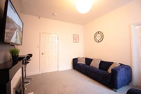 Lovely 2-bed Downstairs Apartment