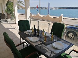 Apartment Romana - Beachfront