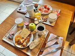 Logis Hôtel Sully le Château