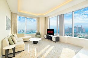 LUX Iconic Views at Palm Tower Suite 1