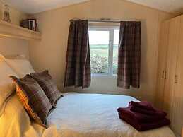 Cosy, Quiet Static Caravan, Mawgan Porth, St Eval