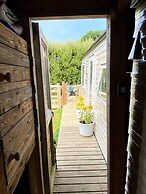 Cosy, Quiet Static Caravan, Mawgan Porth, St Eval