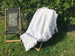 Cosy, Quiet Static Caravan, Mawgan Porth, St Eval