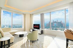 LUX Iconic Views at Palm Tower Suite 3