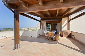 Apartment With Panoramic Terrace, Stunning Seaview!