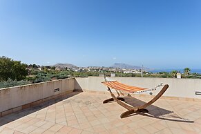 Apartment With Panoramic Terrace, Stunning Seaview!